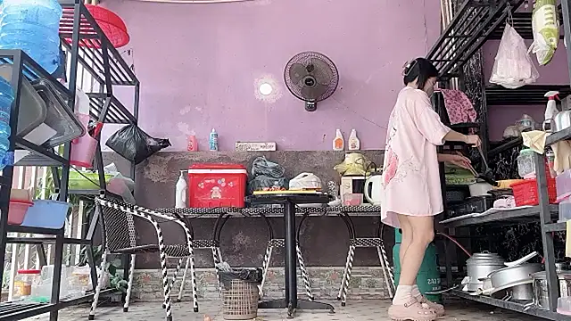 LinhChi 9x online show from June 15, 2026, 2:36 am