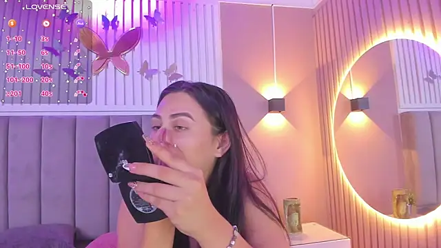 diosa cristal online show from December 28, 2024, 3:26 am