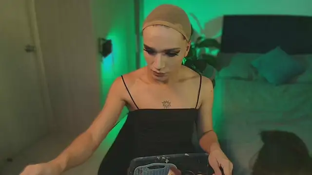 Snapshot of pansuggarofficial chatting on October 5, 2025, 7:01 pm pansuggarofficial online show from October 5, 2025, 7:01 pm