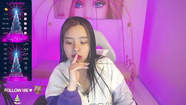 Mia Lopez  online show from December 2, 2024, 12:29 pm