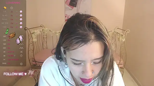 Mia Lopez  online show from January 14, 2025, 9:56 am