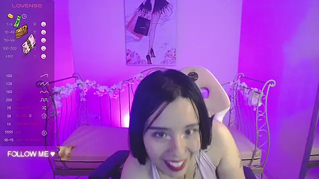 Mia Lopez  online show from January 30, 2025, 2:04 pm