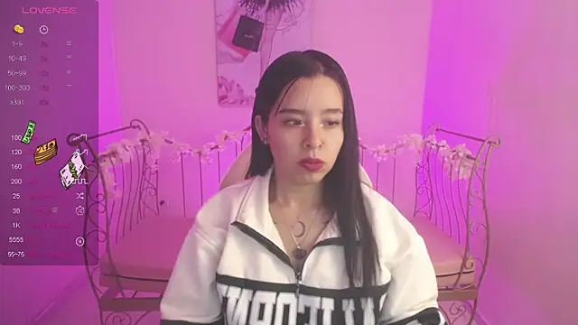 Mia Lopez  online show from February 13, 2025, 9:41 am