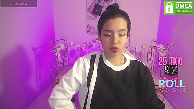 Mia Lopez  online show from February 24, 2025, 10:48 am