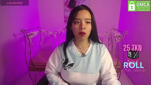 Mia Lopez  online show from February 28, 2025, 11:47 am