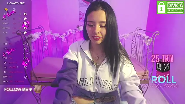Mia Lopez  online show from March 4, 2025, 3:04 pm