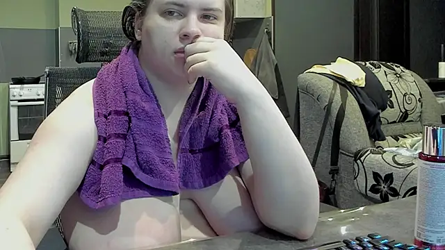 Snapshot of 1lindsey1 chatting on February 7, 2025, 2:08 am 1lindsey1 online show from February 7, 2025, 2:08 am