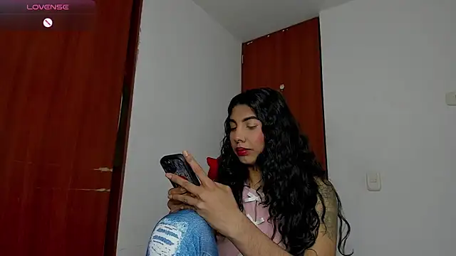 jasmine bunny  online show from May 11, 2026, 7:22 pm