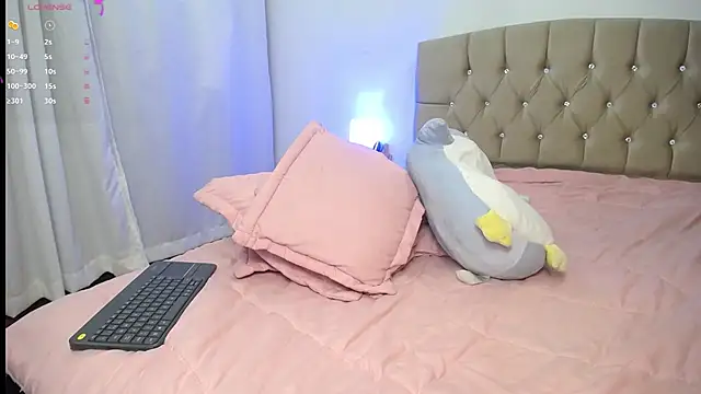 Snapshot of zoe_alanaa chatting on December 20, 2024, 4:20 am zoe alanaa online show from December 20, 2024, 4:20 am