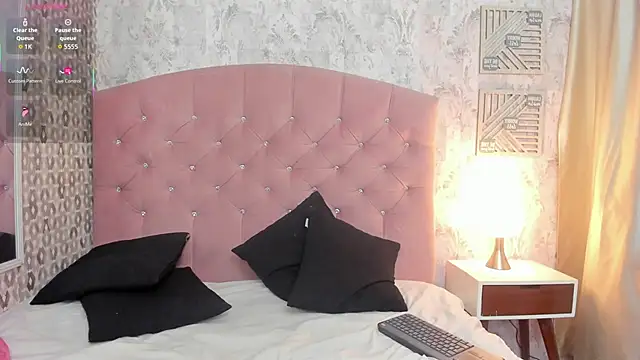 Snapshot of zoe_alanaa chatting on October 6, 2025, 7:55 pm zoe alanaa online show from October 6, 2025, 7:55 pm