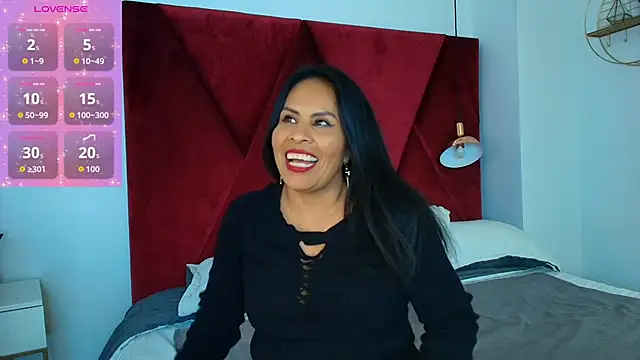 Anthonelaa   online show from June 9, 2026, 8:20 pm