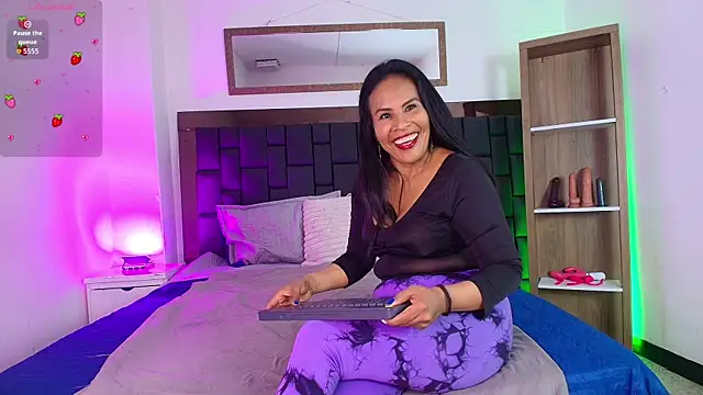 Anthonelaa   online show from June 25, 2026, 7:29 pm