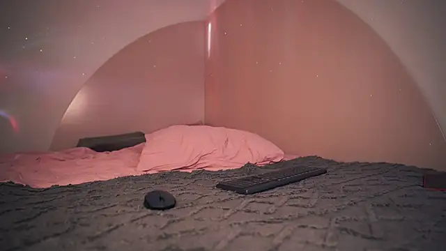 Leona Mell online show from March 5, 2025, 2:25 am