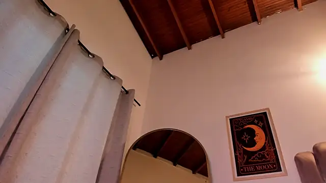 sky caroline online show from February 25, 2026, 9:13 pm