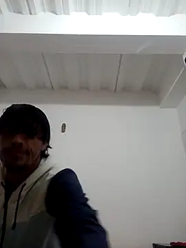 Leandona online show from November 3, 2025, 3:46 pm