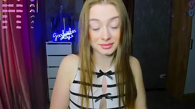 Demure Smile online show from September 26, 2025, 8:07 am