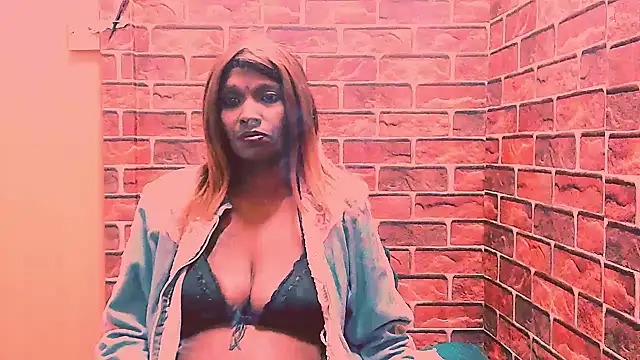 Fuckable Nasty MILF online show from June 14, 2026, 2:24 am