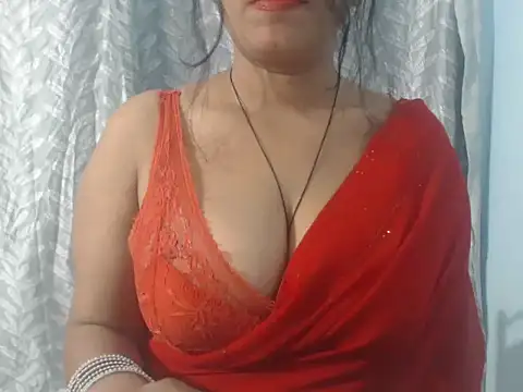 cute-priy online show from December 10, 2024, 11:43 am