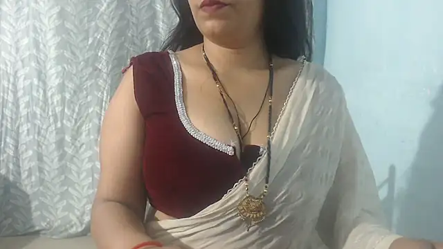 cute-priy online show from February 12, 2025, 10:46 am