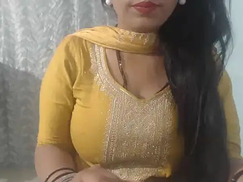 cute-priy online show from February 27, 2025, 5:24 am