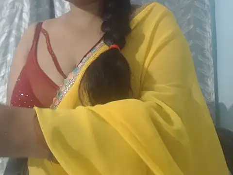 cute-priy online show from May 7, 2026, 9:03 am
