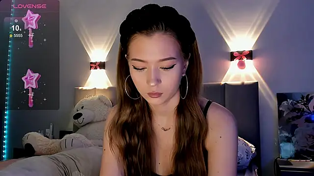 Snapshot of diana_nier chatting on September 30, 2025, 6:35 pm diana nier online show from September 30, 2025, 6:35 pm