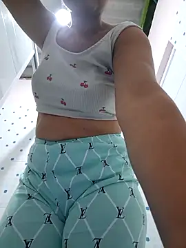 Snapshot of sexy-latin10 chatting on September 26, 2025, 10:30 am sexy-latin10 online show from September 26, 2025, 10:30 am