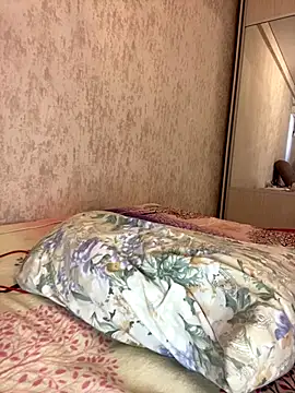 Snapshot of MollyDolle chatting on November 15, 2025, 6:11 am MollyDolle online show from November 15, 2025, 6:11 am