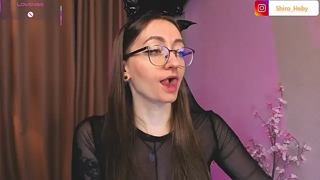 ShiroHeby online show from November 6, 2025, 12:50 pm