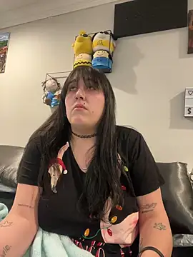 Snapshot of ThicBunz chatting on February 12, 2025, 10:59 pm ThicBunz online show from February 12, 2025, 10:59 pm