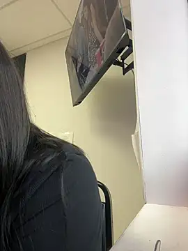 Snapshot of ThicBunz chatting on February 16, 2025, 6:43 pm ThicBunz online show from February 16, 2025, 6:43 pm