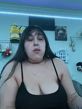 Snapshot of ThicBunz chatting on February 18, 2025, 2:05 am ThicBunz online show from February 18, 2025, 2:05 am