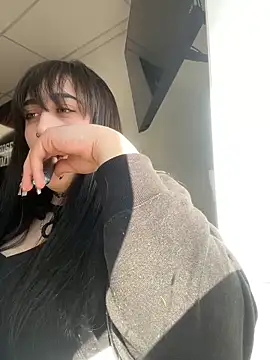 Snapshot of ThicBunz chatting on February 20, 2025, 5:51 pm ThicBunz online show from February 20, 2025, 5:51 pm