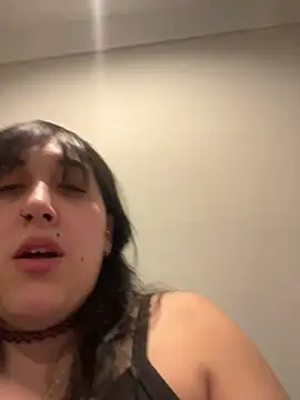 Snapshot of ThicBunz chatting on February 21, 2025, 3:01 am ThicBunz online show from February 21, 2025, 3:01 am