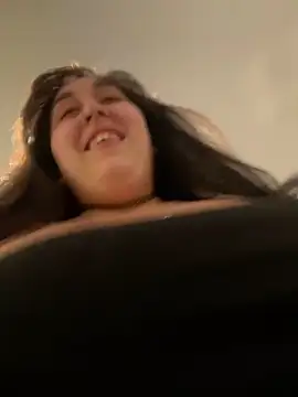 Snapshot of ThicBunz chatting on February 26, 2025, 1:00 am ThicBunz online show from February 26, 2025, 1:00 am