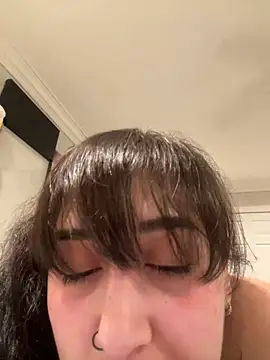 Snapshot of ThicBunz chatting on February 27, 2025, 2:32 am ThicBunz online show from February 27, 2025, 2:32 am