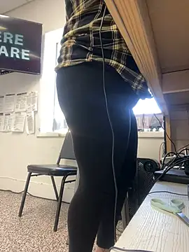 Snapshot of ThicBunz chatting on March 3, 2025, 7:49 pm ThicBunz online show from March 3, 2025, 7:49 pm