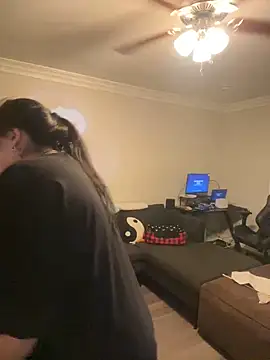 Snapshot of ThicBunz chatting on March 4, 2025, 1:55 am ThicBunz online show from March 4, 2025, 1:55 am