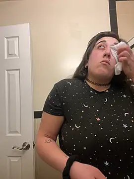 Snapshot of ThicBunz chatting on March 5, 2025, 12:59 am ThicBunz online show from March 5, 2025, 12:59 am