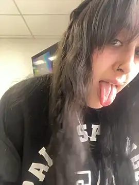 Snapshot of ThicBunz chatting on March 5, 2025, 3:29 pm ThicBunz online show from March 5, 2025, 3:29 pm