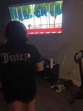 Snapshot of ThicBunz chatting on March 6, 2025, 2:09 am ThicBunz online show from March 6, 2025, 2:09 am