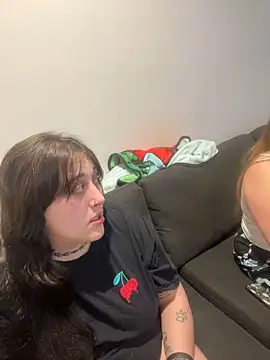 Snapshot of ThicBunz chatting on March 18, 2025, 1:21 am ThicBunz online show from March 18, 2025, 1:21 am