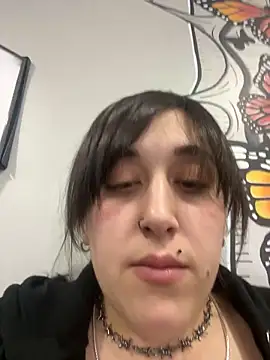 Snapshot of ThicBunz chatting on March 22, 2025, 1:43 am ThicBunz online show from March 22, 2025, 1:43 am