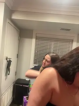 Snapshot of ThicBunz chatting on March 23, 2025, 12:36 am ThicBunz online show from March 23, 2025, 12:36 am