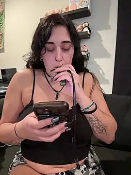 Snapshot of ThicBunz chatting on September 26, 2025, 3:27 pm ThicBunz online show from September 26, 2025, 3:27 pm