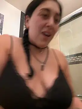 Snapshot of ThicBunz chatting on September 28, 2025, 4:40 am ThicBunz online show from September 28, 2025, 4:40 am