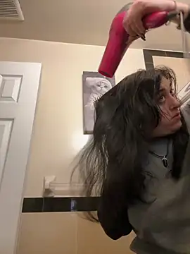 Snapshot of ThicBunz chatting on October 2, 2025, 3:30 pm ThicBunz online show from October 2, 2025, 3:30 pm