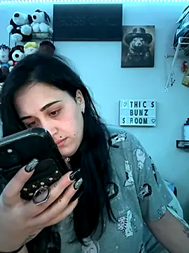 Snapshot of ThicBunz chatting on October 3, 2025, 3:36 am ThicBunz online show from October 3, 2025, 3:36 am