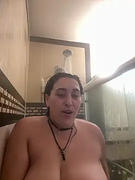 Snapshot of ThicBunz chatting on October 3, 2025, 4:37 pm ThicBunz online show from October 3, 2025, 4:37 pm