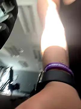 Snapshot of ThicBunz chatting on October 16, 2025, 2:29 pm ThicBunz online show from October 16, 2025, 2:29 pm